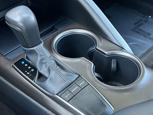 Certified 2023 Toyota Camry SE w/ Blackout Package (TMS) image 19