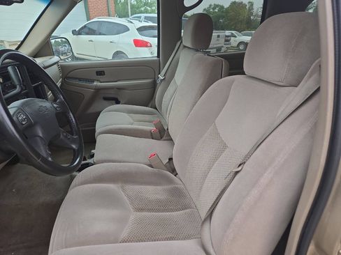 Used 2005 Chevrolet Suburban LS RWD image 7