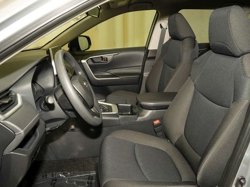 Used 2025 Toyota RAV4 LE image 9