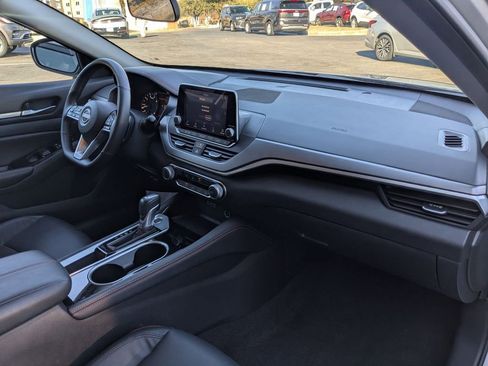 Used 2025 Nissan Altima 2.5 SR image 31