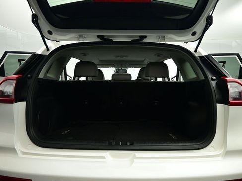 Used 2017 Kia Niro Touring image 35