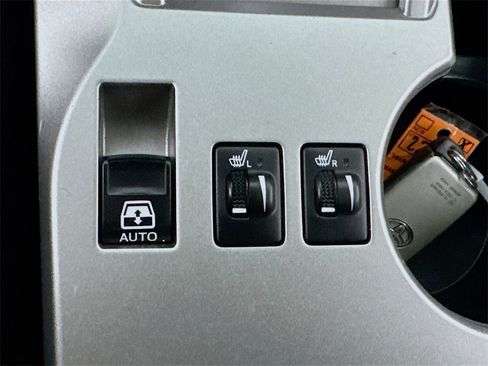 Used 2013 Toyota 4Runner Limited image 18