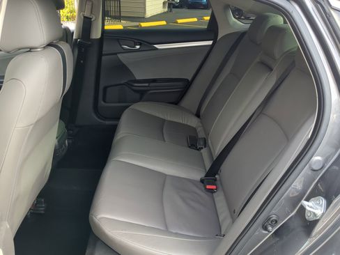 Used 2018 Honda Civic Touring image 17