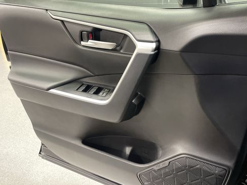 Used 2025 Toyota RAV4 XLE w/ Convenience Package AWD/4WD image 14