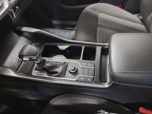 Used 2023 Kia Sorento LX FWD image 29