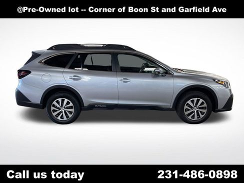 Used 2021 Subaru Outback Premium AWD/4WD image 6