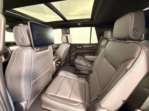 Used 2024 GMC Yukon Denali w/ Denali Reserve Package AWD/4WD image 18