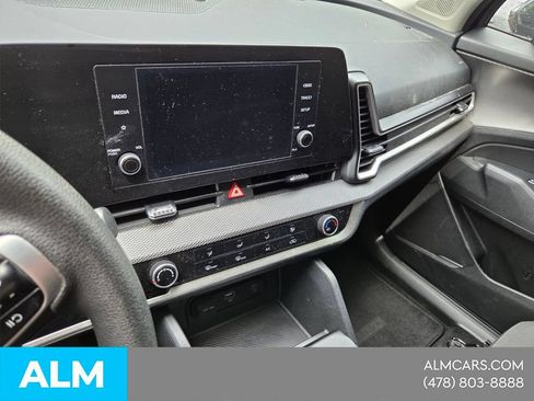 Used 2025 Kia Sportage LX FWD image 17