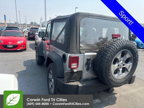 Used 2017 Jeep Wrangler Sport AWD/4WD image 3