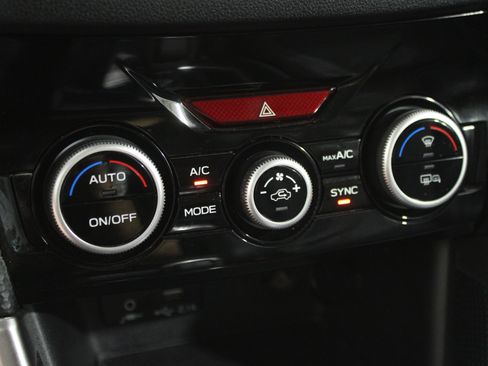 Used 2023 Subaru Forester Limited AWD/4WD image 14