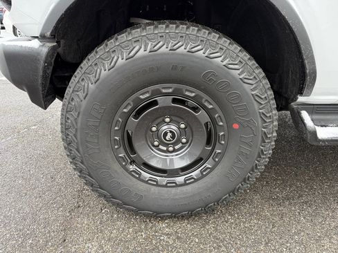 New 2025 Ford Bronco Outer Banks w/ Sasquatch Package image 28