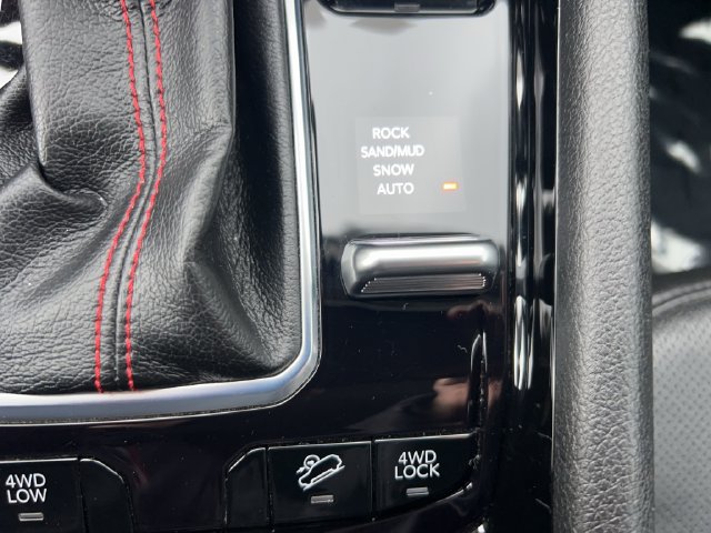 Used 2022 Jeep Compass Trailhawk w/ Trailhawk Elite Group AWD/4WD image 3