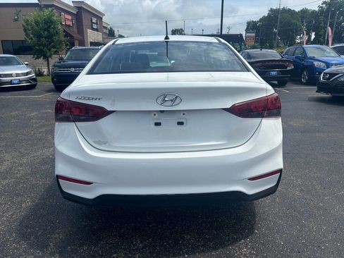 Used 2019 Hyundai Accent SE FWD image 5
