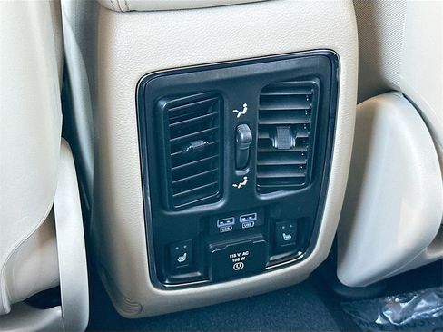 Used 2021 Jeep Grand Cherokee Limited w/ Luxury Group II image 26