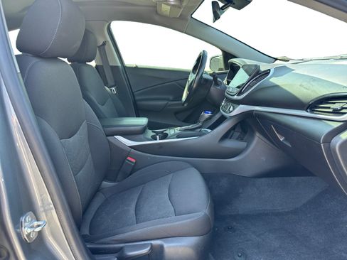 Used 2018 Chevrolet Volt LT w/ Comfort Package FWD image 15