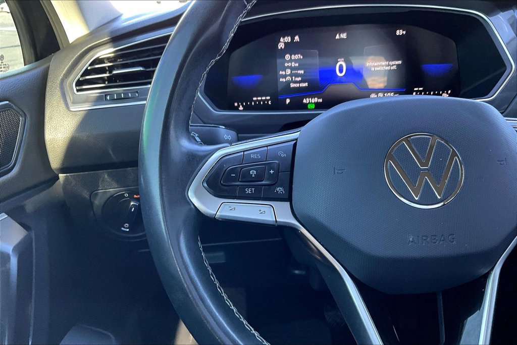 Used 2023 Volkswagen Tiguan SE AWD/4WD image 11