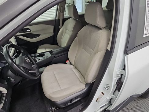 Used 2025 Nissan Rogue SV FWD image 26