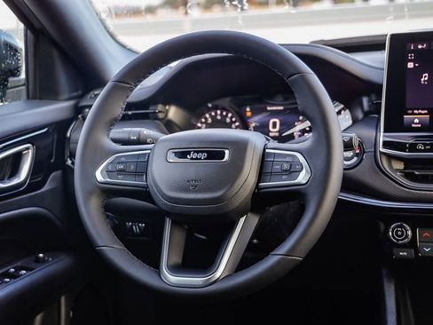 New 2026 Jeep Compass Latitude image 16