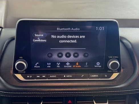 Used 2023 Nissan Rogue SV w/ SV Premium B Package image 12