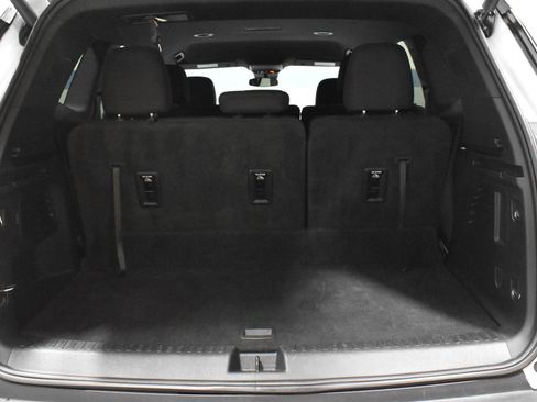 Used 2025 GMC Acadia Elevation image 30