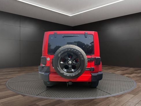 Used 2016 Jeep Wrangler Sahara w/ Connectivity Group AWD/4WD image 7