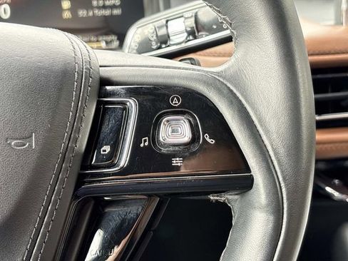 Certified 2023 Lincoln Aviator Reserve AWD/4WD image 31