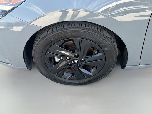Used 2023 Hyundai Elantra SEL FWD image 33