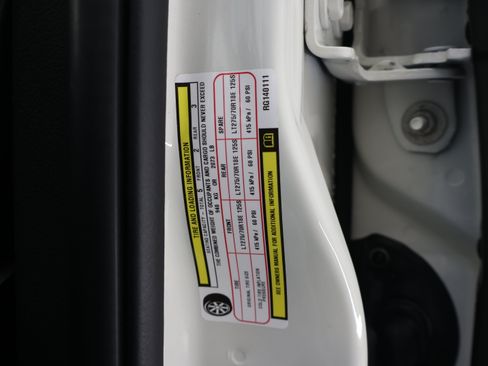 Used 2024 RAM 2500 Laramie AWD/4WD image 73
