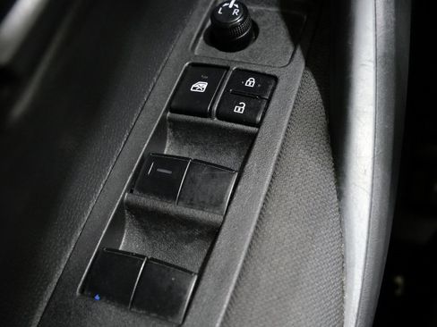 Used 2022 Toyota Corolla LE image 13