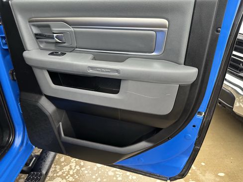 Used 2018 RAM 1500 SLT AWD/4WD image 7