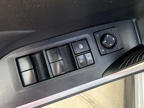 Used 2019 Toyota RAV4 LE w/ Carpet Mat Package FWD image 11