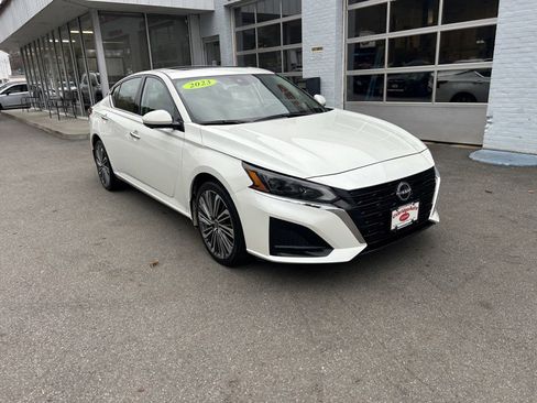 Used 2023 Nissan Altima 2.5 SL image 2