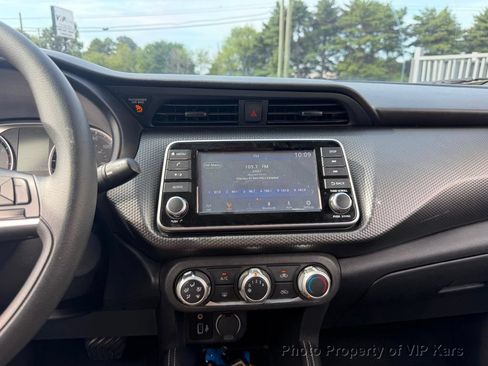 Used 2018 Nissan Kicks S FWD image 24