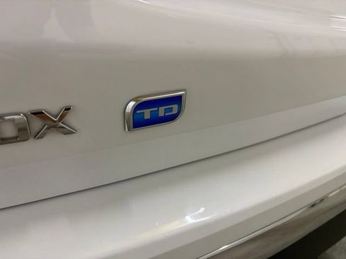 Used 2018 Chevrolet Equinox Premier AWD/4WD image 9