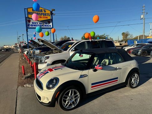 Used 2012 MINI Cooper S image 1