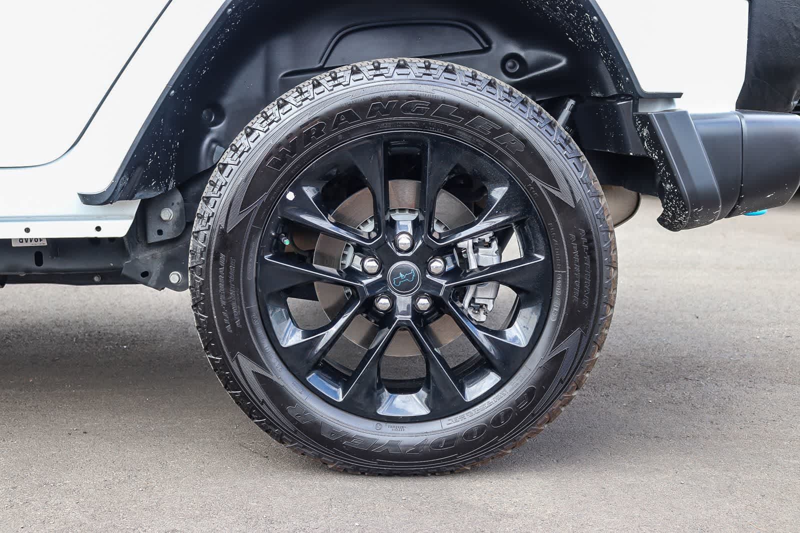Used 2024 Jeep Wrangler Unlimited Sahara AWD/4WD image 11