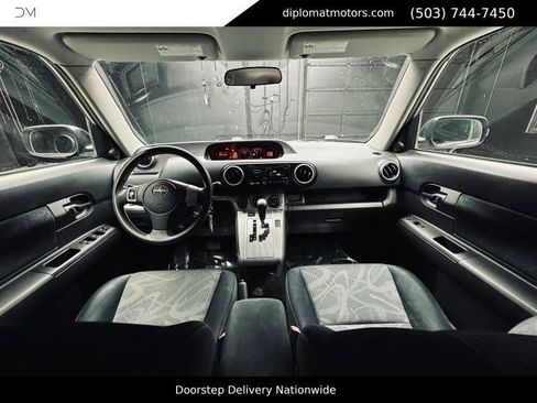 Used 2012 Scion xB FWD image 29