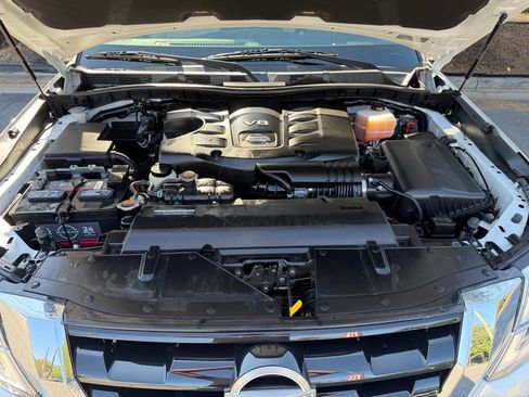 Used 2022 Nissan Armada Platinum w/ Captain's Chairs Package RWD image 6