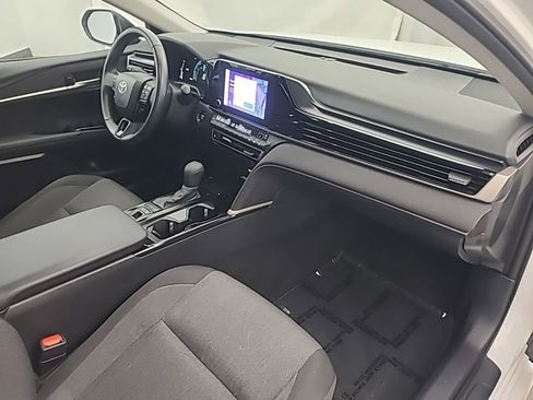 Used 2025 Toyota Camry LE AWD/4WD image 15