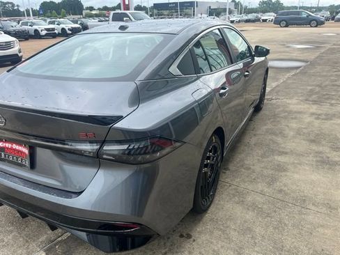 New 2026 Nissan Sentra SR FWD image 4