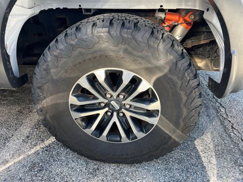 Used 2019 Ford F150 Raptor w/ Equipment Group 802A Luxury AWD/4WD image 10