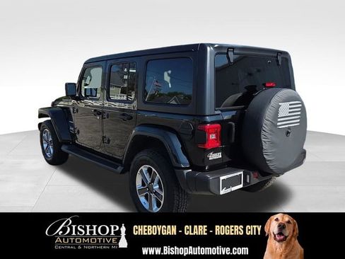 Used 2022 Jeep Wrangler Unlimited Sahara w/ LED Lighting Group AWD/4WD image 11
