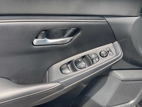 Certified 2023 Nissan Sentra SV FWD image 12
