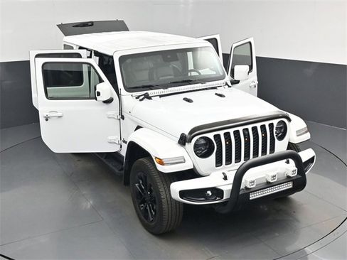 Used 2021 Jeep Wrangler Unlimited Sahara image 52