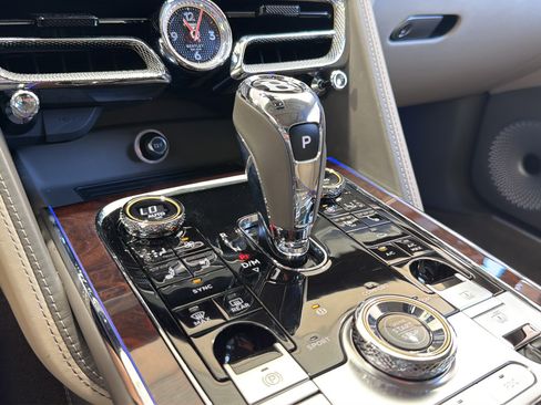 Used 2021 Bentley Flying Spur W12 AWD/4WD image 28