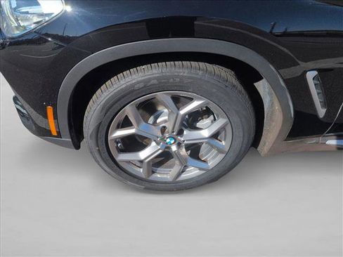 Used 2021 BMW X4 xDrive30i w/ Convenience Package (ZC2) image 26