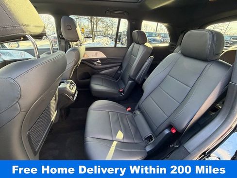 Used 2025 Mercedes-Benz GLS 450 4MATIC image 16
