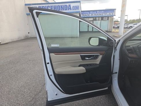 Used 2019 Honda CR-V Touring image 9