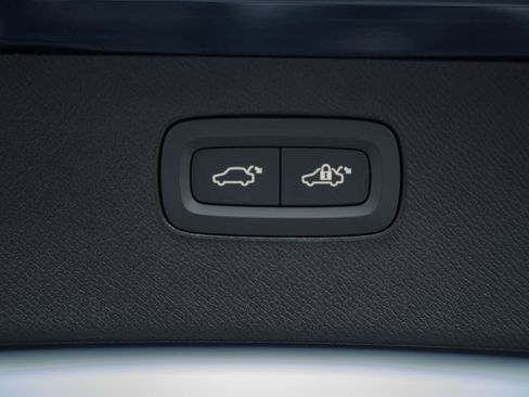 New 2026 Volvo XC90 B6 Plus w/ Protection Package Premier image 11