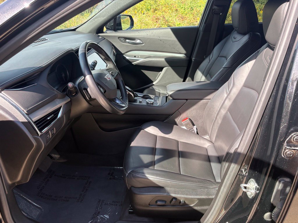 Used 2023 Cadillac XT4 Premium Luxury AWD/4WD image 16
